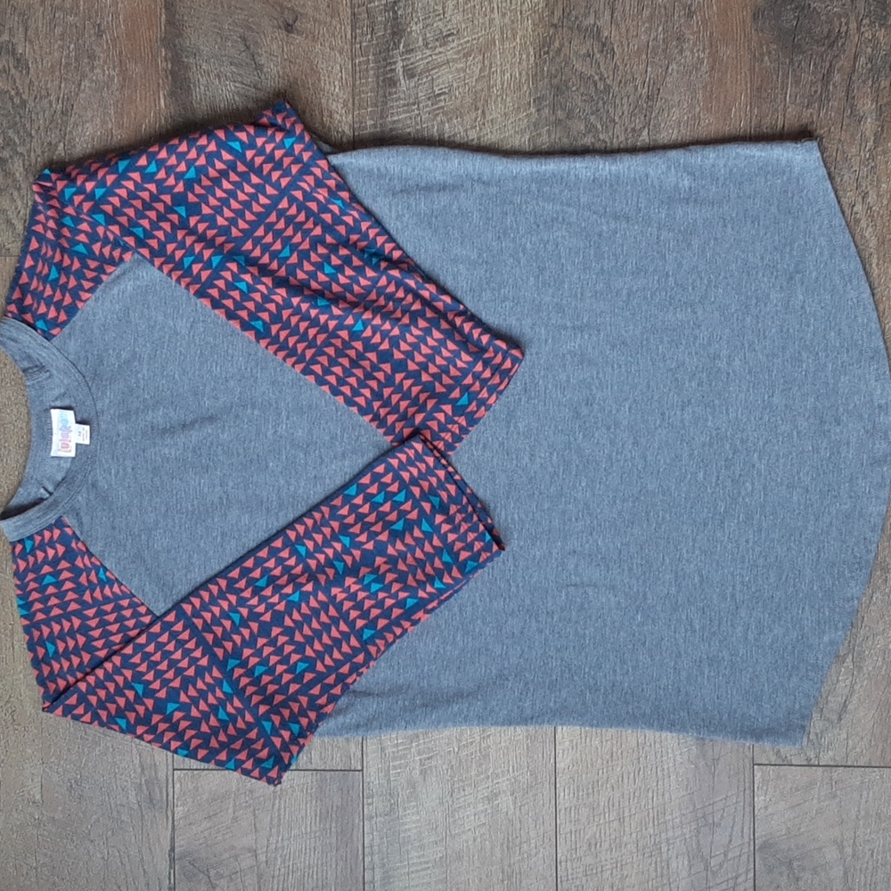 LulaRoe Randy shirt 3/4 sleeve crewneck M